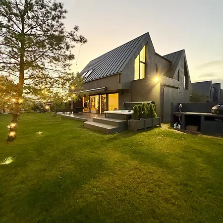 Villa Pikadi By The Baltic Sea