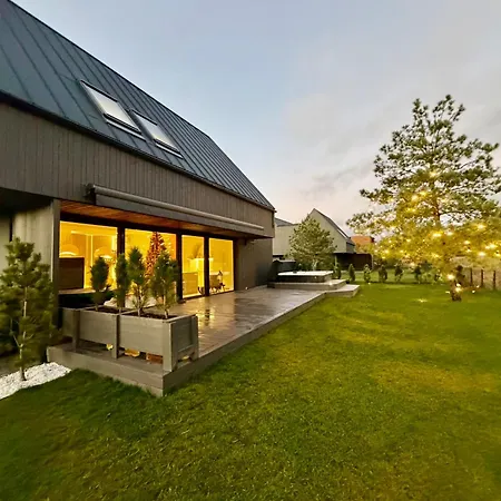 Villa Pikadi By The Baltic Sea